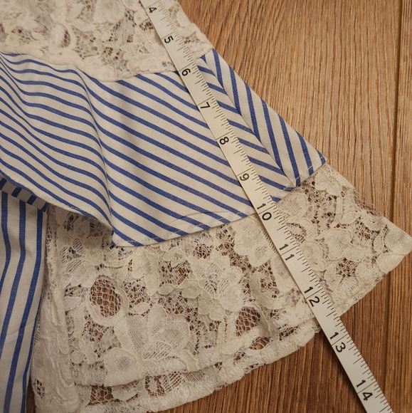 Stunning blouse with lace details - Picture 8 of 9